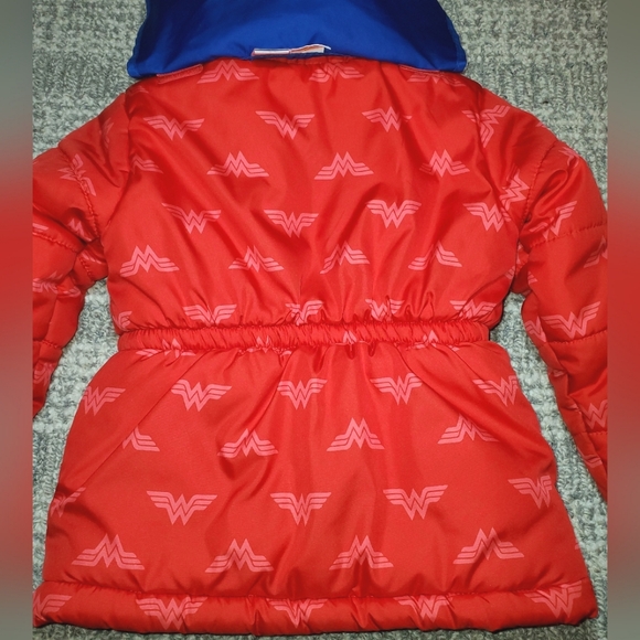 Wonder Woman Toddler Girl Hooded Puffer Jacket - Picture 7 of 11